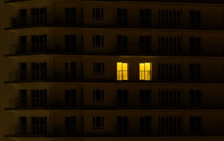 У ДТЕК опублікували графіки відключень світла у Києві на сьогодні