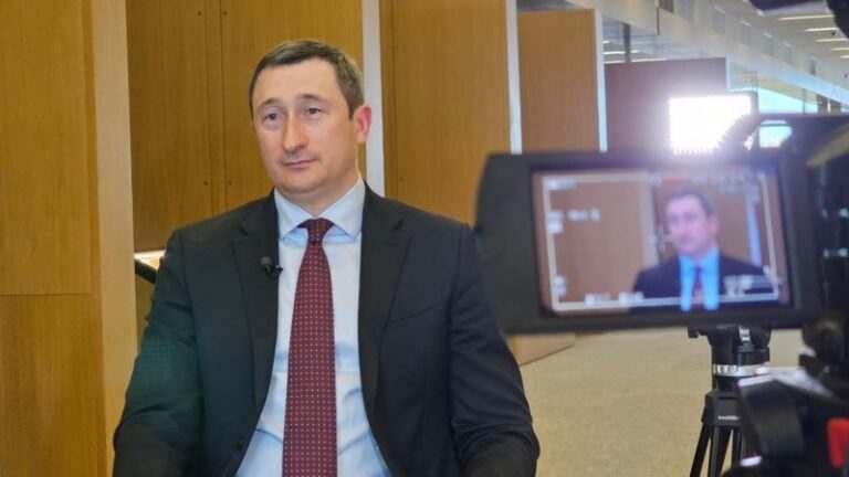 «Виключно особисте рішення» – міністр Чернишов про бронювання закордонних українців на оборонні підприємства