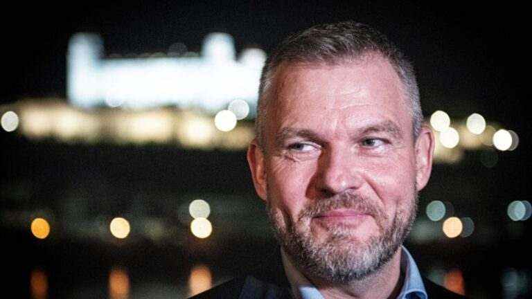 Президент Словаччини відмовився від візиту до України