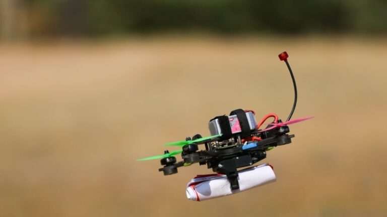 Влада: сили РФ скинули вибухівку з БпЛА на чоловіка у Зміївці, він – у важкому стані