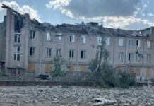 Армія РФ скинула шість авіабомб на медзаклад у Бериславі, постраждали лікарі – влада