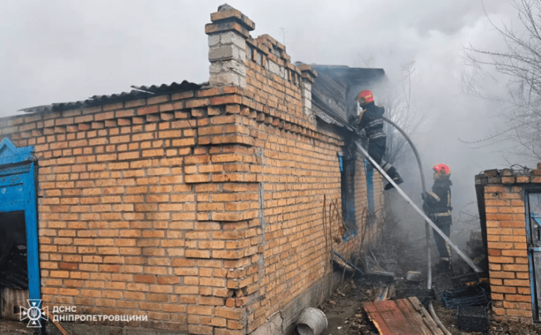 Криворізький район: вогнеборці ліквідували загорання житлового будинку