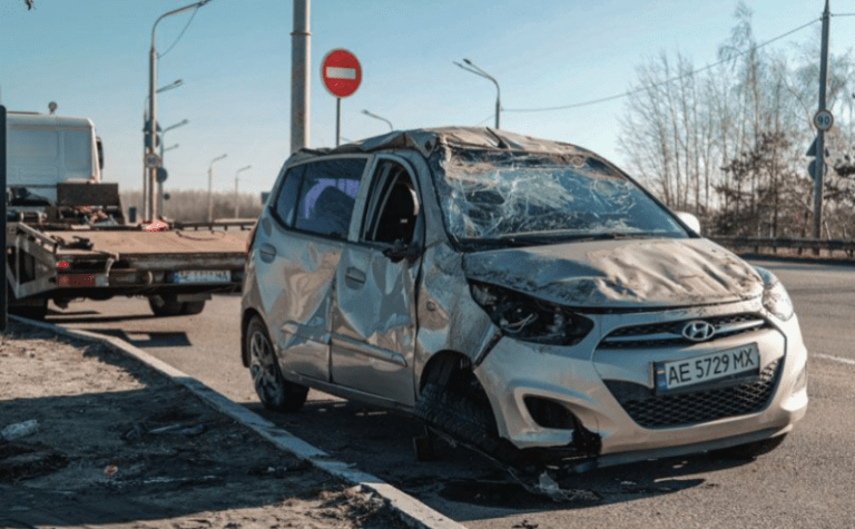 На Полтавському шосе у Дніпрі перекинувся Hyundai: подробиці