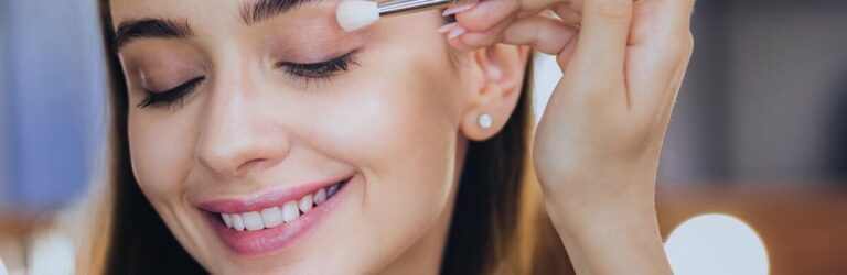 Як замаскувати зморшки: візажисти назвали дієвий спосіб