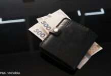 Зарплати чиновників зросли на 60%: свіжий рейтинг за відомствами