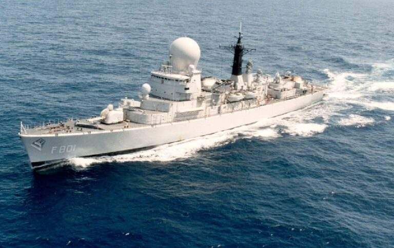 Кораблі НАТО почали патрулювати Балтійське море після пошкодження підводних кабелів