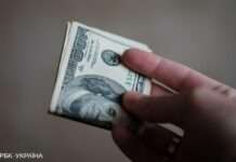 Зростання попиту на валюту на початку року спричинило новий стрибок долара