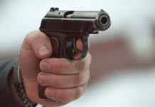 Кам’янчанина, який стріляв поряд із дитячим майданчиком, оштрафували на 51 гривню