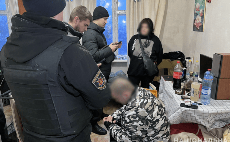 У Запоріжжі затримали трьох паліїв автівок військовослужбовців: деталі