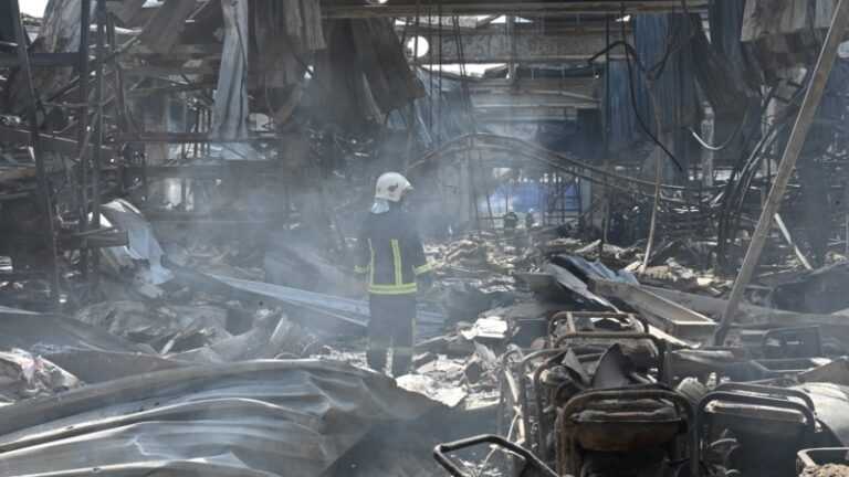 СБУ ідентифікувала російських командувачів, відповідальних за удар по гіпермаркету в Харкові