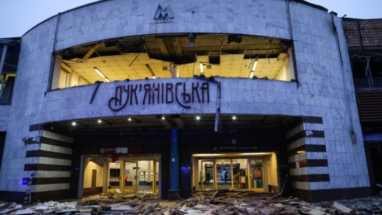 У Києві завершили аварійно-рятувальні роботи після ранкового удару балістикою – ДСНС