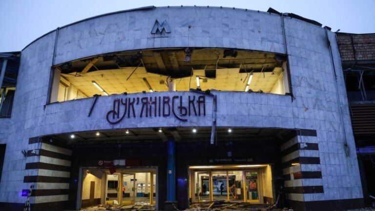 РФ завдала удару по Києву і Запоріжжю: є загиблі та поранені (фотосвідчення)