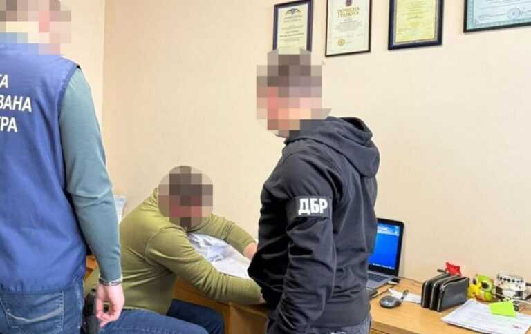 Привласнив 2,3 млн гривень виплат зниклих безвісті воїнів. Викрито бухгалтера