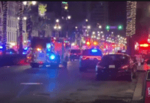 У США автомобіль в’їхав у натовп під час святкування нового року, багато загиблих