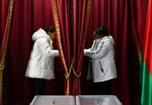 У Білорусі зачинилися виборчі дільниці, за екзит-полом у Лукашенка – 87,6%