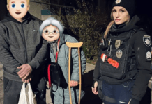 Патрульні Запоріжжя допомогли дезорієнтованій бабусі повернутися додому