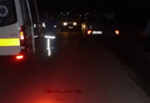 На проспекті Науки у Дніпрі 21-річний водій BMW влетів у відбійник та стовп: деталі ДТП