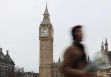 Медіа: російських дипломатів видворили з будівлі парламенту Британії в грудні