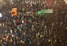 Сербія: студенти вийшли на акцію протесту в новорічну річ у Белграді