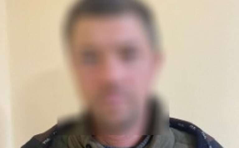 За скоєння грабежу поліцейські Дніпра повідомили про підозру 38-річному чоловіку