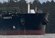 Фінляндія: суд залишив під арештом танкер, який підозрюють у пошкодженні кабелів