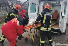 У Нікопольському районі надзвичайники забезпечили медикам доступ до помешкання, де жінка потребувала допомоги