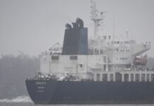 Фінляндія вважає танкер, затриманий через пошкодження кабелю, непридатним для використання