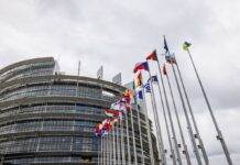 Посли ЄС обговорять енергобезпеку, щоб Угорщина продовжила санкції блоку проти РФ