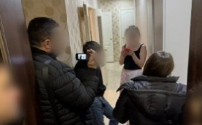 Фіктивний шлюб із особами з інвалідністю: поліцейські Дніпропетровщини викрили злочинну схему перетину кордону військовозобовʼязаними