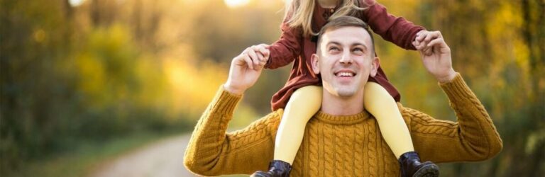 Опора і герой: психологи розповіли, яка роль тата в житті доньки