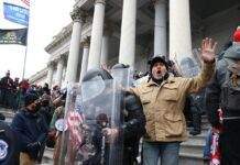 Трамп помилував своїх прихильників, які штурмували Конгрес у 2021 році