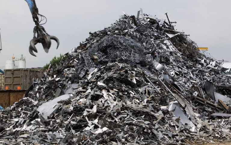 Металобрухт має працювати на економіку, а не лежати на складах “Укрзалізниці”, – експерт