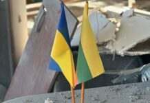 Росіяни обстріляли консульство Литви в Херсоні (фото наслідків)