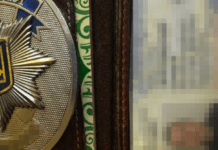 Вимагав хабар за притягнення кривдника до відповідальності: у Дніпрі викрили поліцейського