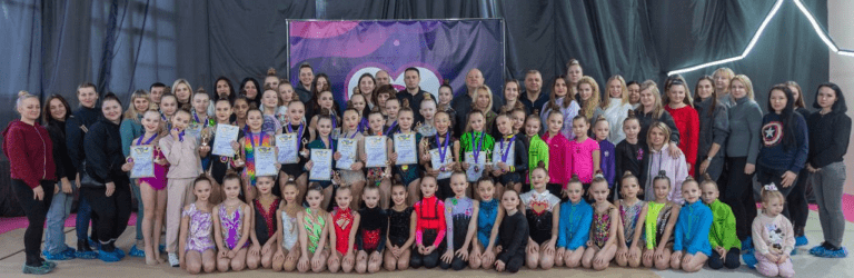 Мер Кам’янського нагородив переможниць Чемпіонату ДЮСШ №2 з художньої гімнастики