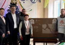 ГО “Бджола” передала телевізор Кам’янському дитячому екологічному центру