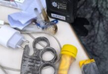 Криворізькі патрульні виявили у 32-річного чоловіка кастет