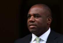 Британія разом зі США ввела санкції проти російських нафтових гігантів