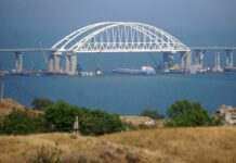 Через шторм РФ втратила захисні споруди навколо Кримського мосту, – Плетенчук