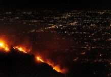 Пожежа у Лос-Анджелесі не вщухає, є ризик поширення вогню