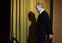 Путін стурбований економікою РФ на тлі загрози нових санкцій Трампа, – Reuters