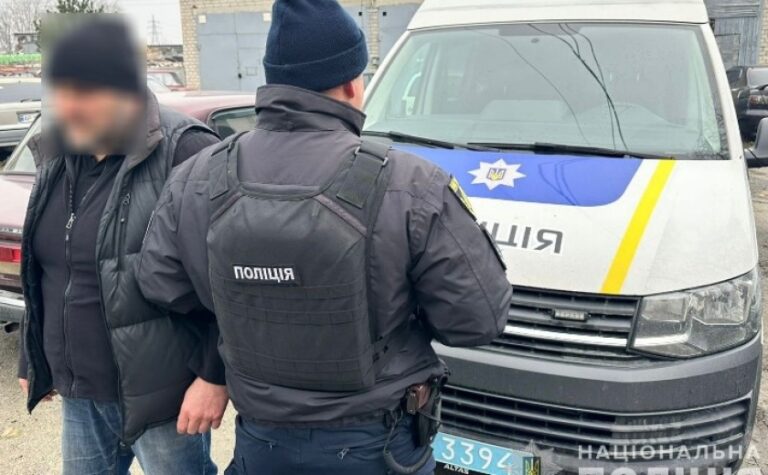 За побиття чоловіка та жінки поліцейські Дніпра повідомили про підозру місцевому мешканцю