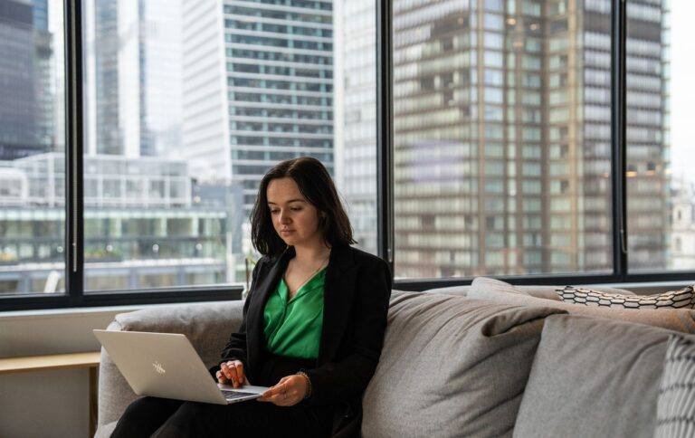 Великобританія масово переходить на 4-денний робочий тиждень