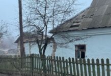 Поліцейські Дніпропетровщини задокументували наслідки ворожих обстрілів Нікопольського та Синельниківського районів