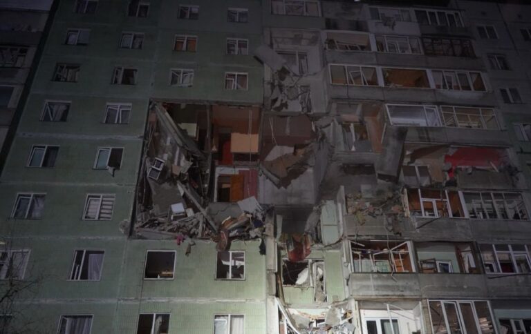 У Нацполіції показали фото наслідків удару РФ по Сумах: кількість постраждалих зросла