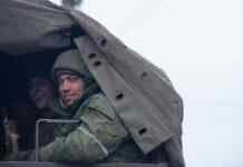 Ганяють їх по полю: десантники показали як ліквідують росіян, якщо закінчились боєприпаси