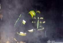 У Дніпровському районі вогнеборці ліквідували пожежу у житловому будинку