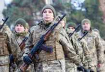 Жінки стали частіше долучатися до лав ЗСУ: які військові спеціальності обирають