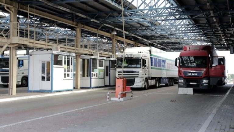 Україна планує побудувати 17 нових пунктів пропуску до 2030 року – Шмигаль