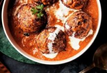 Як за 10 хвилин зробити підливу до тюфтельок, яка нагадає смак шкільної їдальні